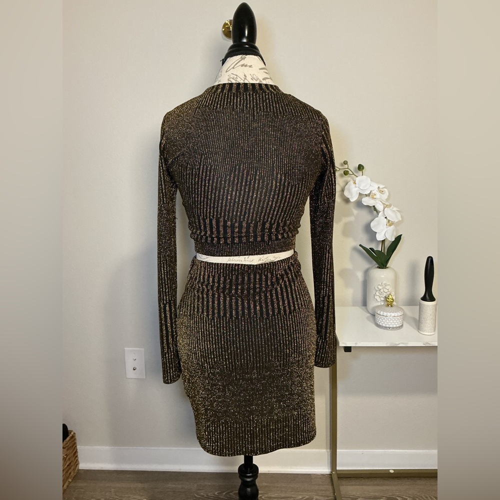 Windsor Black and Gold skirt and Long sleeve top set - Picture 2 of 9